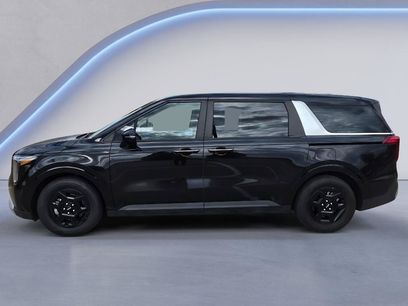 Used 2025 Kia Carnival