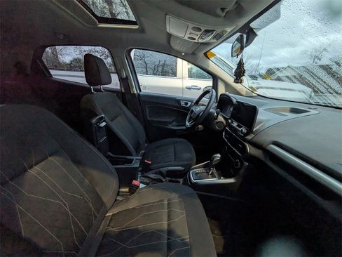 Used 2018 Ford EcoSport SE image 9