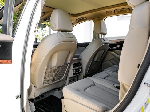 Used 2018 Audi Q7 3.0T Prestige image 43