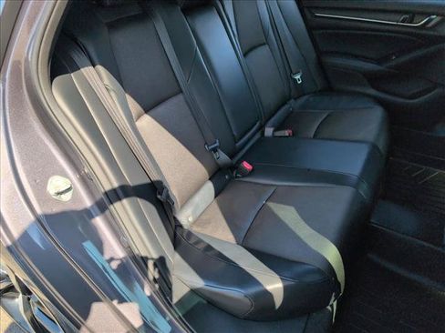 Used 2018 Honda Accord Sport image 19