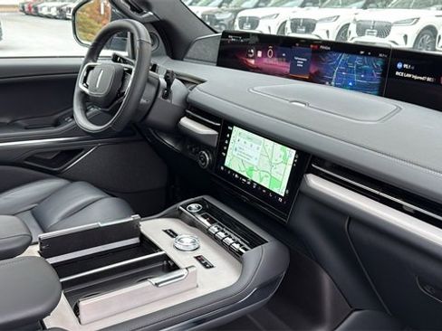 New 2025 Lincoln Navigator L Reserve w/ Jet Appearance Package image 8