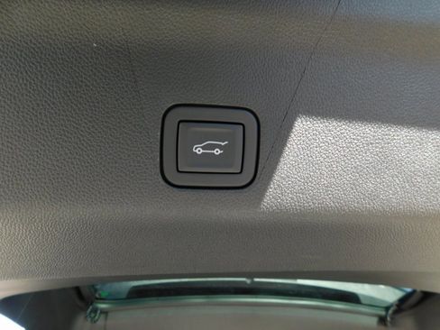 New 2025 Chevrolet Suburban High Country image 26