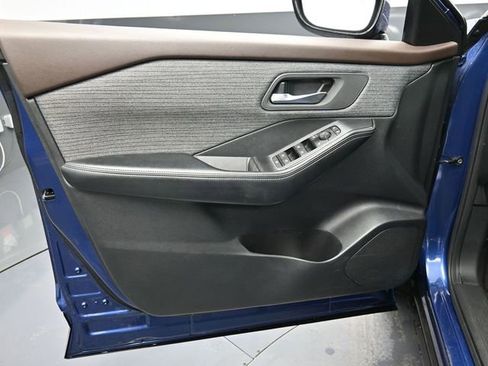 Used 2023 Nissan Rogue SV image 20