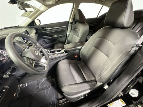 Used 2023 Nissan Altima 2.5 SV image 13