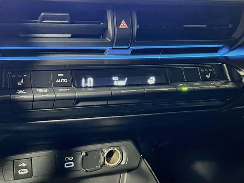 Used 2026 Toyota Prius FWD image 26
