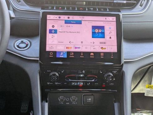 New 2025 Jeep Grand Cherokee Limited w/ Black Appearance Package image 16