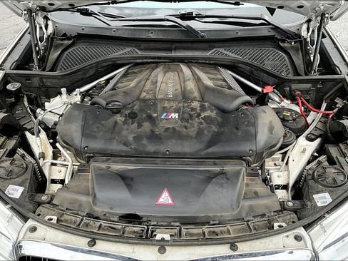 Used 2018 BMW X5 M AWD/4WD image 29