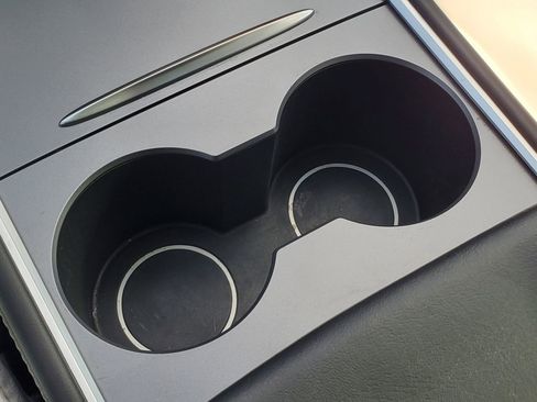 Used 2024 Tesla Model Y Long Range image 33