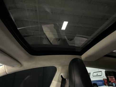 Used 2014 Tesla Model S 85 RWD image 27