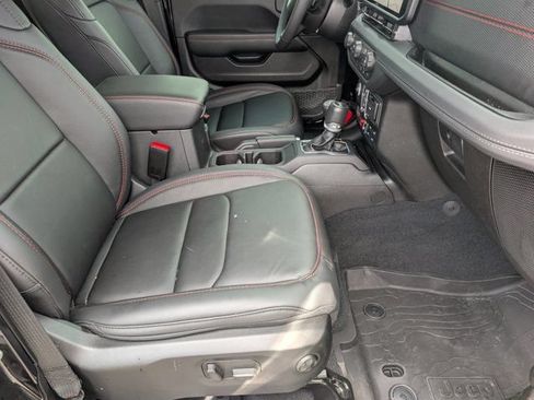 Used 2026 Jeep Wrangler Unlimited Rubicon AWD/4WD image 30