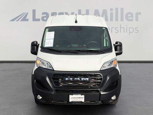 Used 2024 RAM ProMaster 2500 w/ Convenience Group FWD image 8