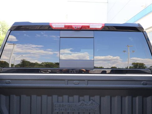 Used 2024 Chevrolet Silverado 2500 High Country w/ High Country Premium Package AWD/4WD image 40