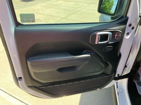Used 2023 Jeep Wrangler Unlimited w/ Cold Weather Group AWD/4WD image 9