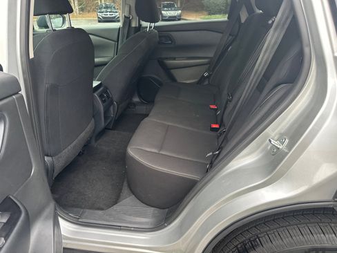 Used 2024 Nissan Rogue S image 20