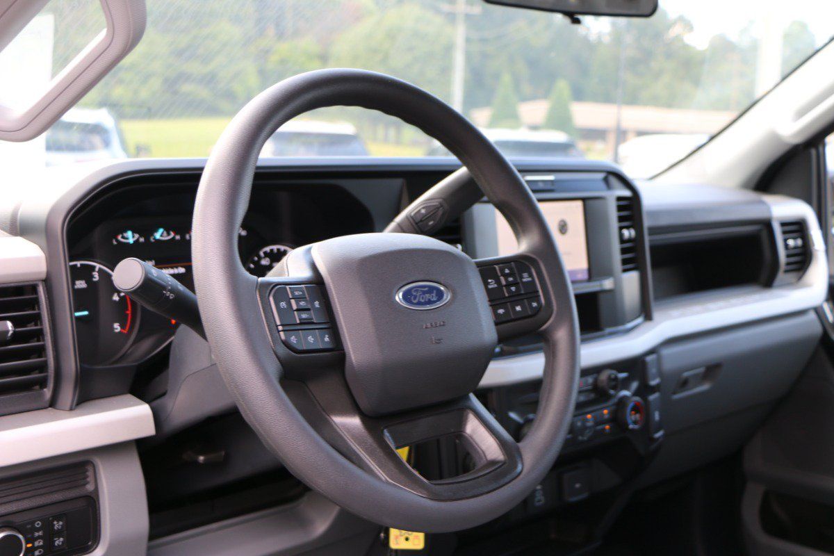 Used 2026 Ford F250 XL RWD image 16