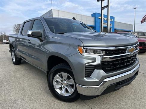 Used 2025 Chevrolet Silverado 1500 LT image 2