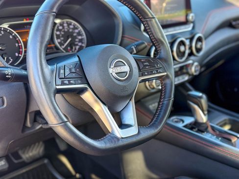 Used 2025 Nissan Sentra SR w/ SR Premium Package image 15