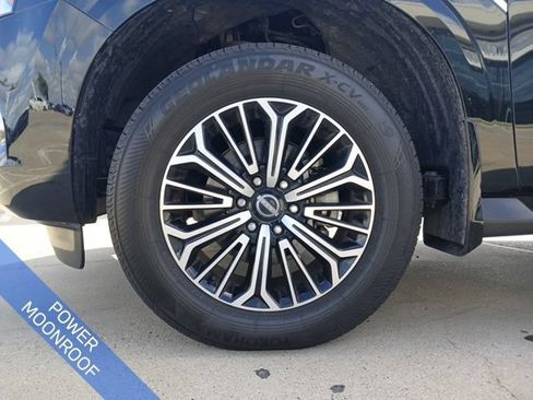 Used 2025 Nissan Armada Platinum w/ Convenience Package RWD image 5