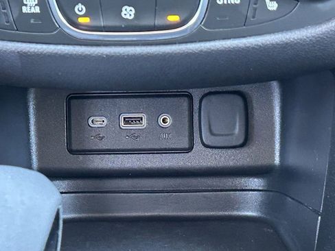 Used 2024 Chevrolet Equinox LT image 17