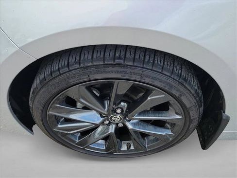 Used 2025 Toyota Corolla SE image 9