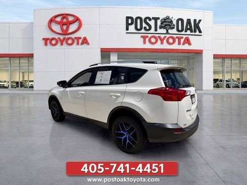 Used 2015 Toyota RAV4 LE FWD image 5