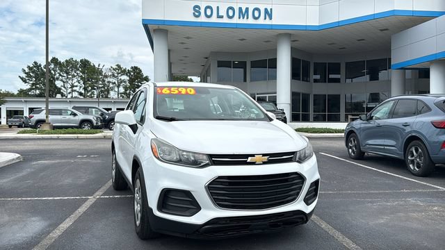 Used 2017 Chevrolet Trax LS FWD image 1