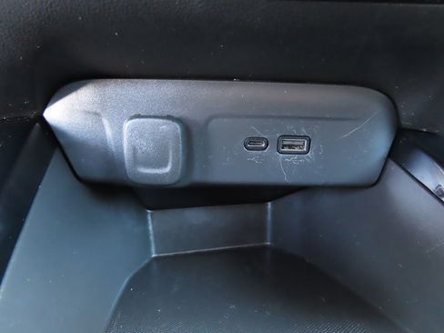 Certified 2025 Chevrolet Trax LT image 7