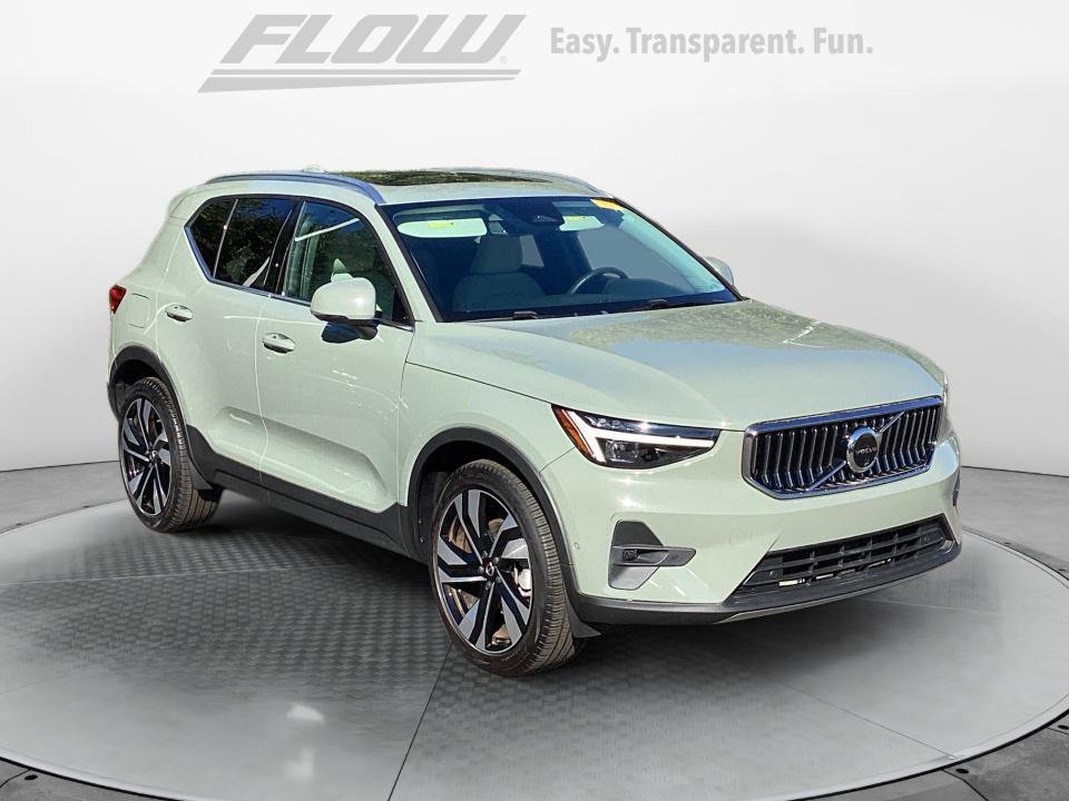 Used 2024 Volvo XC40 B5 Ultimate w/ Protection Package Premier AWD/4WD image 1