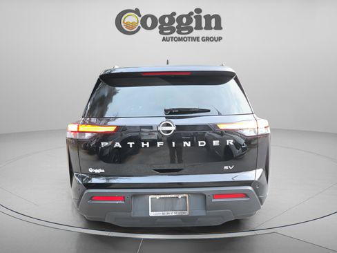 Used 2024 Nissan Pathfinder SV image 4