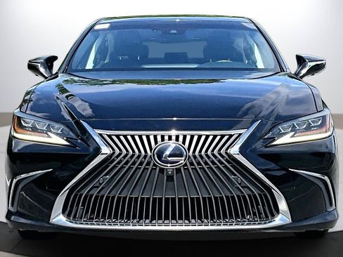 Used 2019 Lexus ES 300h w/ Accessory Package 2 FWD image 3
