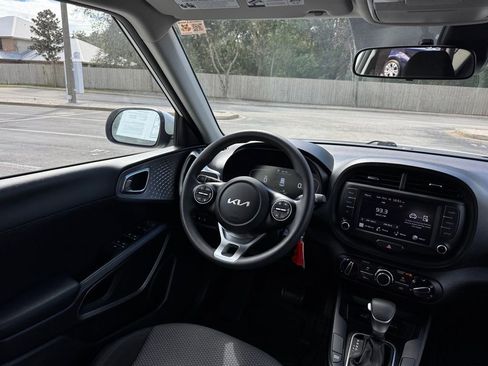 Used 2023 Kia Soul LX image 24