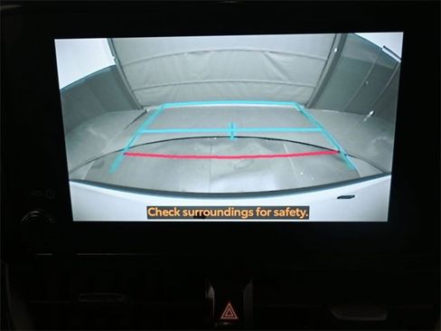 Used 2023 Toyota Corolla Cross LE image 32