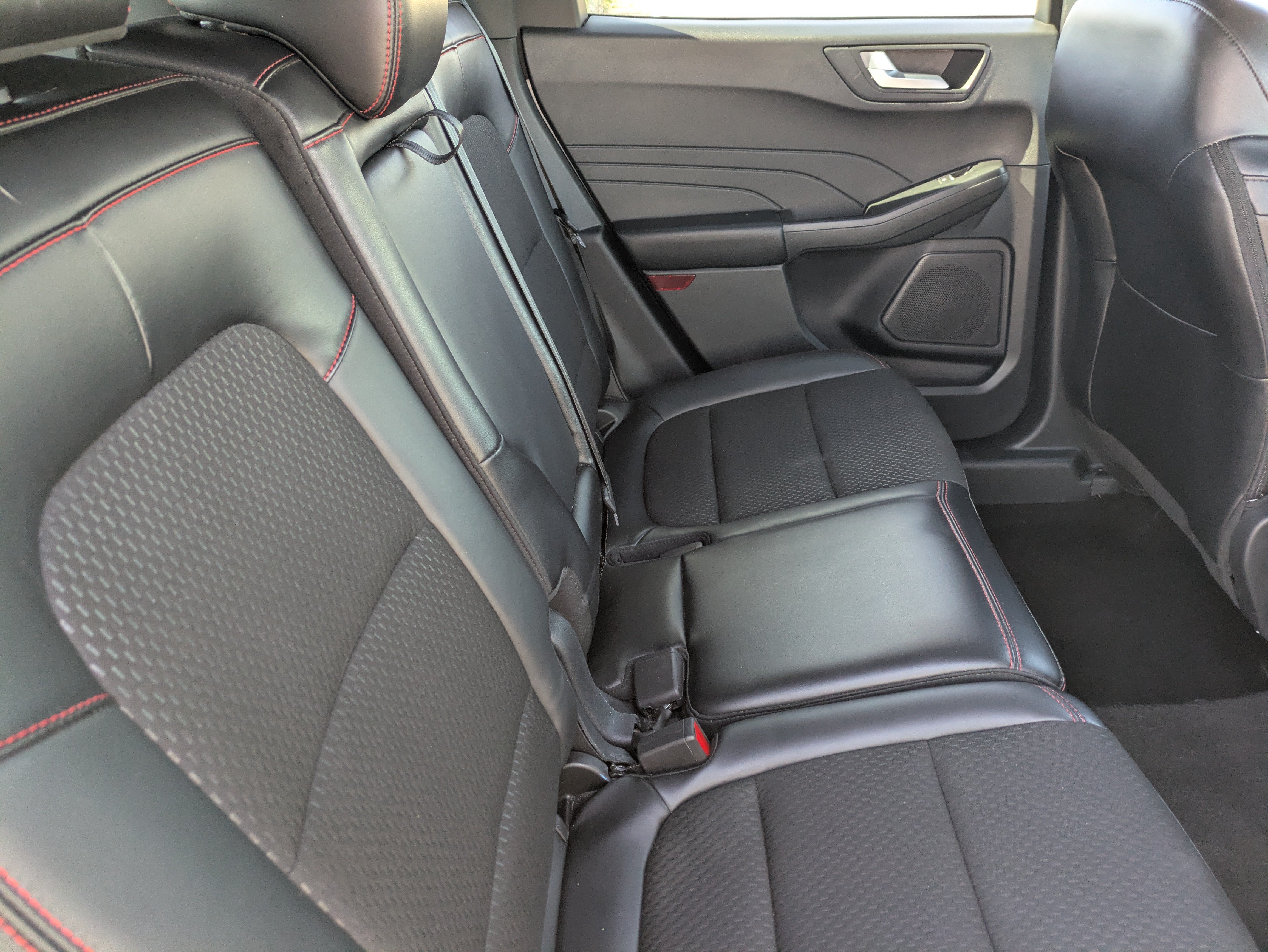 Used 2025 Ford Escape ST-Line Select AWD/4WD image 14