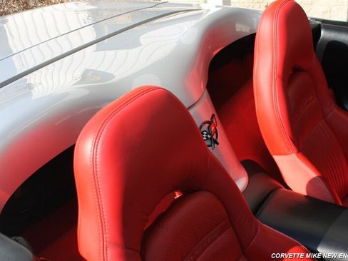 Used 2001 Chevrolet Corvette Coupe w/ Preferred Equipment Group2 RWD image 34