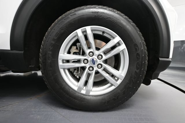 Used 2022 Ford Explorer XLT w/ Class IV Trailer Tow Package AWD/4WD image 12