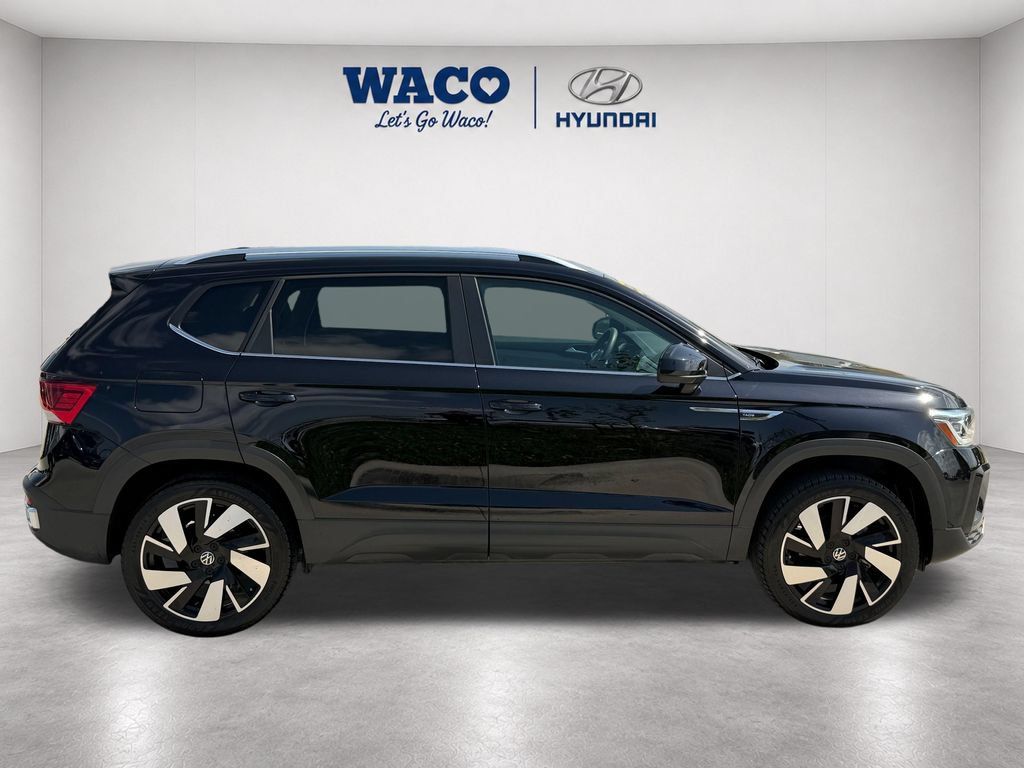 Used 2024 Volkswagen Taos SEL AWD/4WD image 9