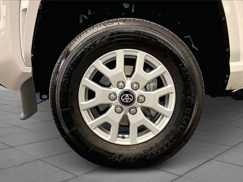 Used 2024 Toyota Tacoma SR image 10