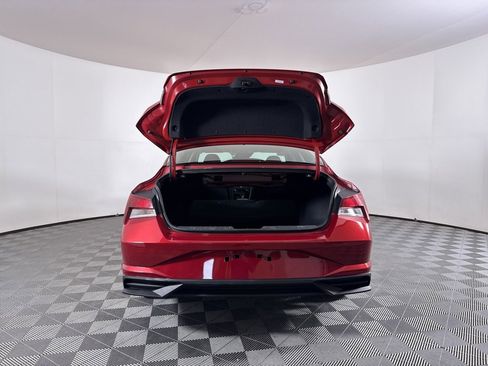 Used 2023 Hyundai Elantra SEL w/ Convenience Package image 8