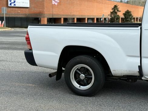 Used 2015 Toyota Tacoma Pickup 4D 6 ft w/ Convenience Package image 9