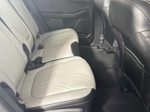 Used 2025 Ford Escape SE w/ PHEV Premium Package FWD image 19