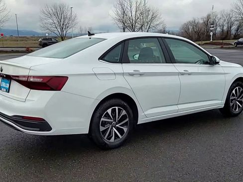 Used 2025 Volkswagen Jetta S image 8