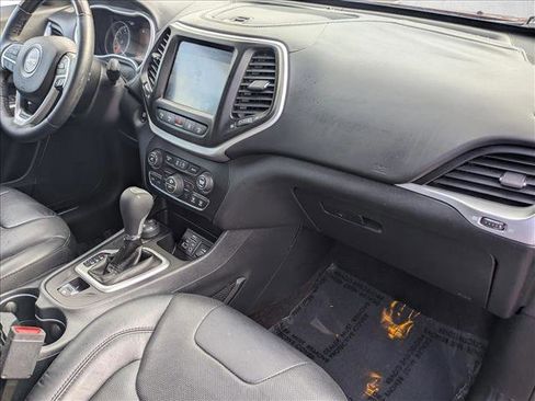Used 2016 Jeep Cherokee Overland w/ Technology Group image 21
