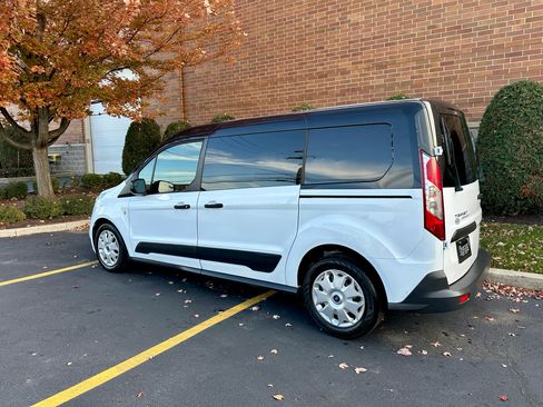Used 2015 Ford Transit Connect XLT image 4