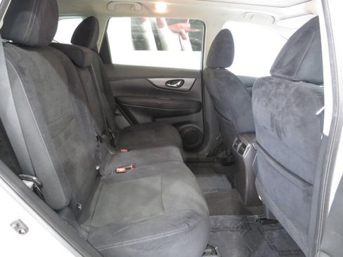 Used 2016 Nissan Rogue SV w/ SV Moonroof Package AWD/4WD image 12