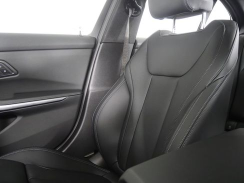 Used 2025 BMW 330i Sedan image 25