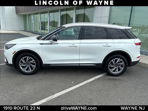Certified 2023 Lincoln Corsair AWD image 2