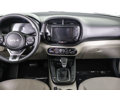 Certified 2023 Kia Soul LX w/ LX Technology Package FWD image 33
