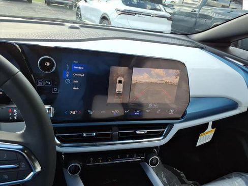 New 2026 Chevrolet Equinox EV LT image 9