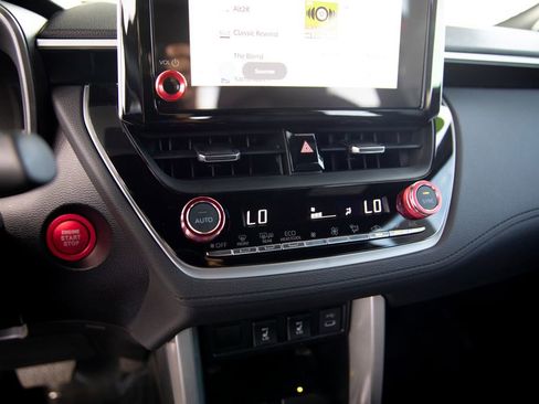 Used 2025 Toyota Corolla Cross AWD Hybrid w/ Convenience Package image 11