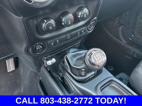 Used 2016 Jeep Wrangler Unlimited Rubicon w/ Connectivity Group AWD/4WD image 26